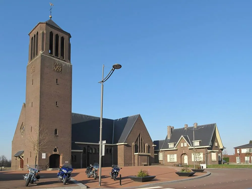 Beringe: Beringe, kerk foto7 2011-03-20 16.35
